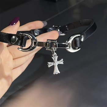 Y2K kožený choker s krížom pre dievčatá, jedinečný sladko‑cool hip-hop štýl náhrdelníka