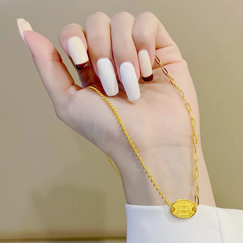 Zlatna ogrlica Peace and Love s prilagodljivim lancem za klavikulu – minimalistički stil inspiriran Instagramom, poklon djevojci