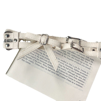 Biela dvojvrstvová pásová náhrdelka s mašličkou, choker, unisex, originálny dizajn, jar 2024