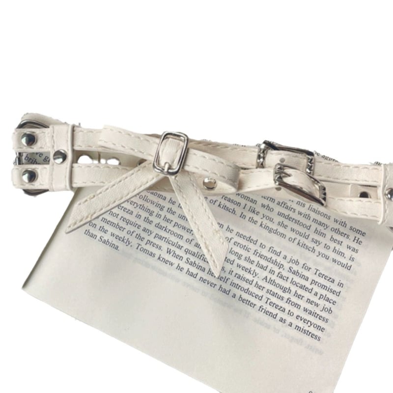 Biela dvojvrstvová pásová náhrdelka s mašličkou, choker, unisex, originálny dizajn, jar 2024