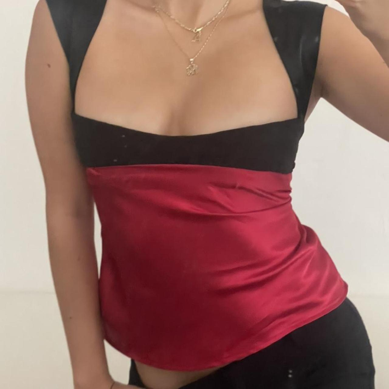 Ljetna color-block kamizol bez leđa s tankim trakama i uskim strukom – seksi bez rukava top