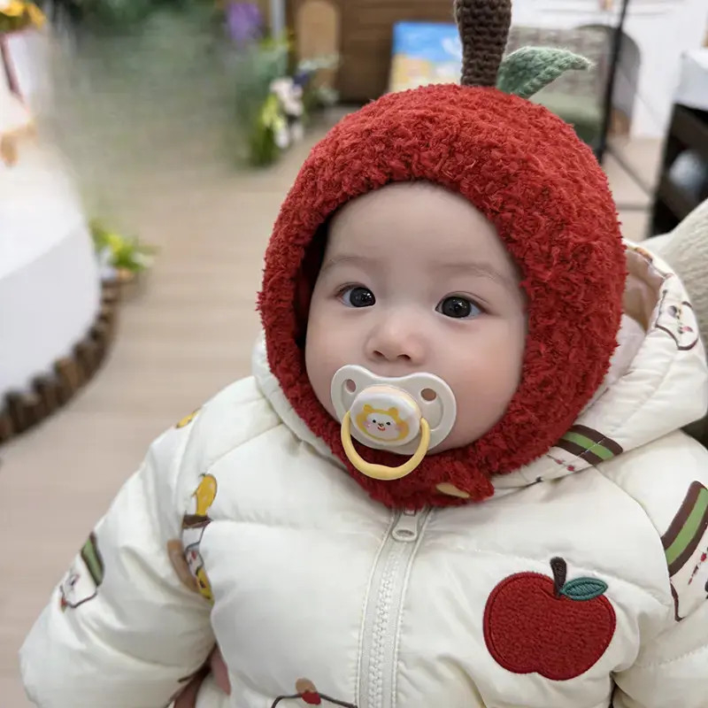 Pliš kapa za bebe, topla zimska kapa s zaštitom za uši, unisex, crvena za Novu godinu, za bebe od 0 do 2 godine