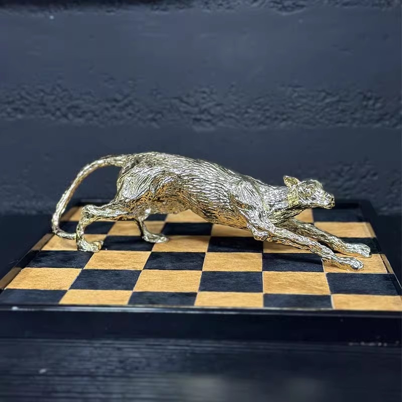 Moderna apstraktna metalna leopard figura za dekoraciju modelne sobe i doma