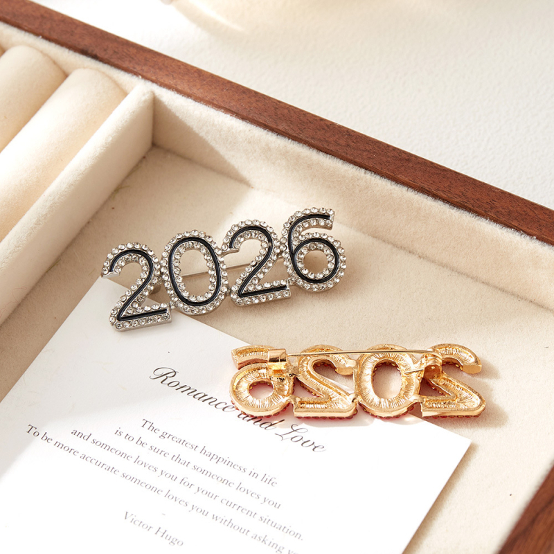 Broš 2026. za Novu godinu s punim dijamantima, moderan dizajn s digitalnim brojevima, modni dodatak za odjeću