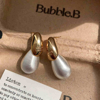 Ženske kapkovite naušnice od metala s dvobojnom završnicom, minimalistički dizajn, elegantan brušeni završetak