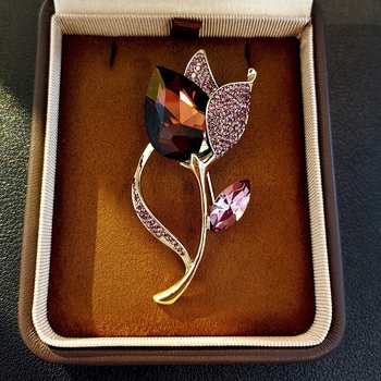 Purpurna tulipan broš s lažnim kristalima, elegantan dodatak za kaput i sako