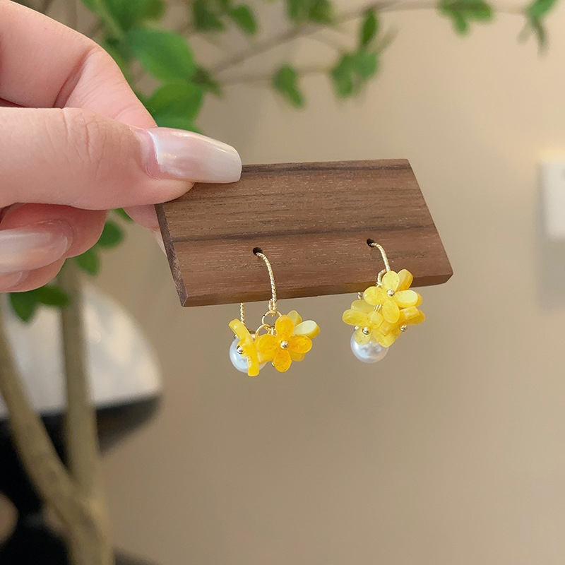 Naušnice s perlama i resicama Osmanthus za žene – nježne i slatke