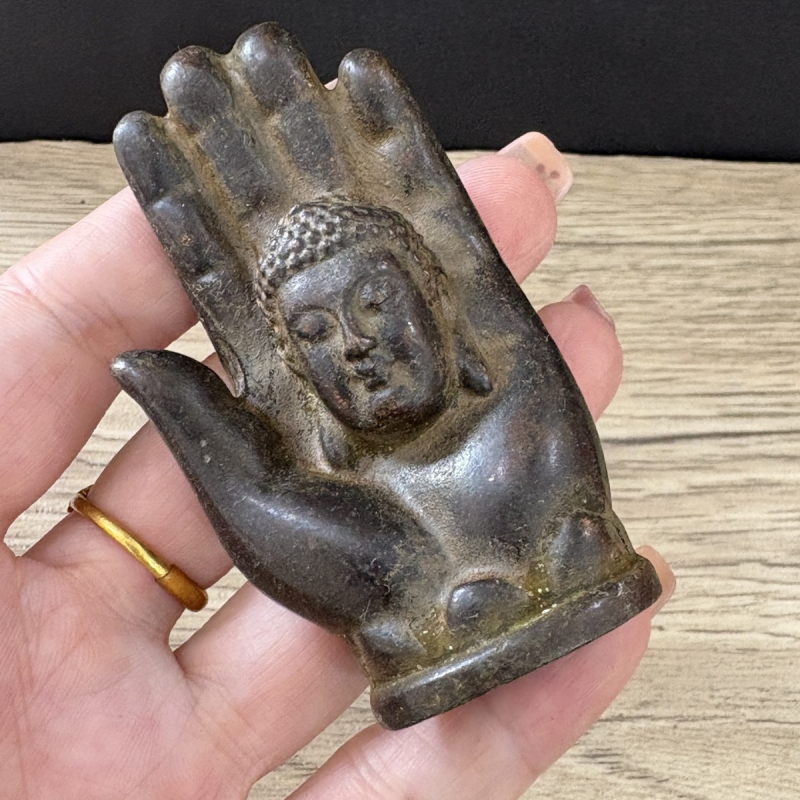 Χειροποίητο μπρούτζινο διακοσμητικό γραφείου σε αντι-παλιωμένο στυλ, βάρος για χαρτί με κινεζική ζωγραφική σε ρυζόχαρτο, καλλιγραφία, Τα Τέσσερα Θησαυρίσματα της Μελέτης, παλαιωμένο φινίρισμα