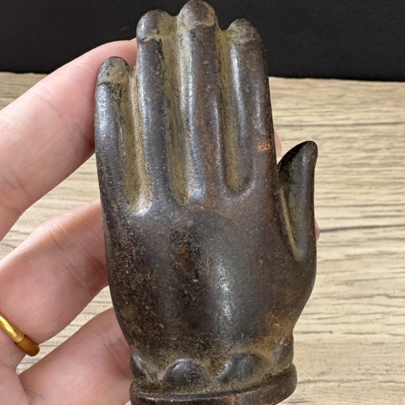 Χειροποίητο μπρούτζινο διακοσμητικό γραφείου σε αντι-παλιωμένο στυλ, βάρος για χαρτί με κινεζική ζωγραφική σε ρυζόχαρτο, καλλιγραφία, Τα Τέσσερα Θησαυρίσματα της Μελέτης, παλαιωμένο φινίρισμα