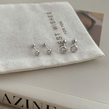 S999 Srebrne kružne naušnice s cirkonima – minimalističke unisex
