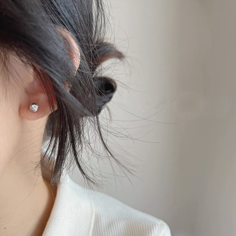 S999 Srebrne kružne naušnice s cirkonima – minimalističke unisex