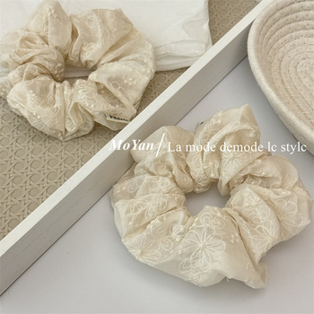 Elastic de păr vintage artistic, dantelă brodată pe bumbac, croșetat manual, bej, accent floral elegant