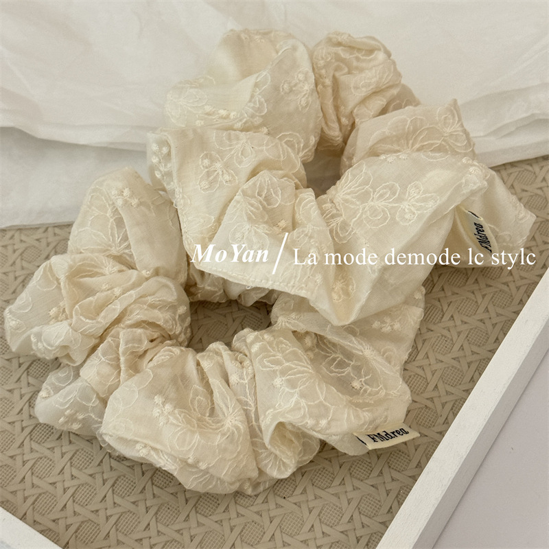 Elastic de păr vintage artistic, dantelă brodată pe bumbac, croșetat manual, bej, accent floral elegant