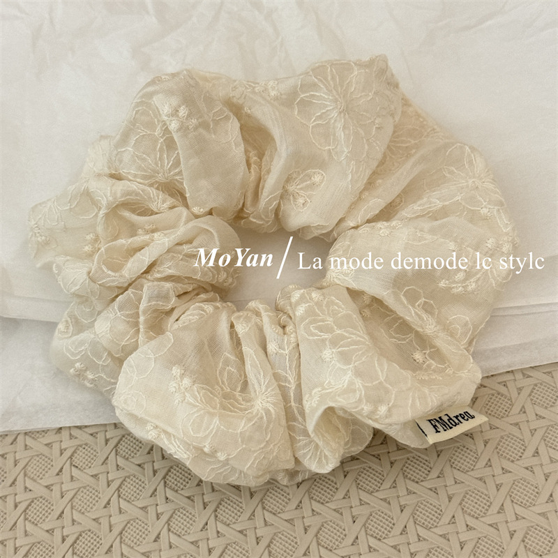 Elastic de păr vintage artistic, dantelă brodată pe bumbac, croșetat manual, bej, accent floral elegant