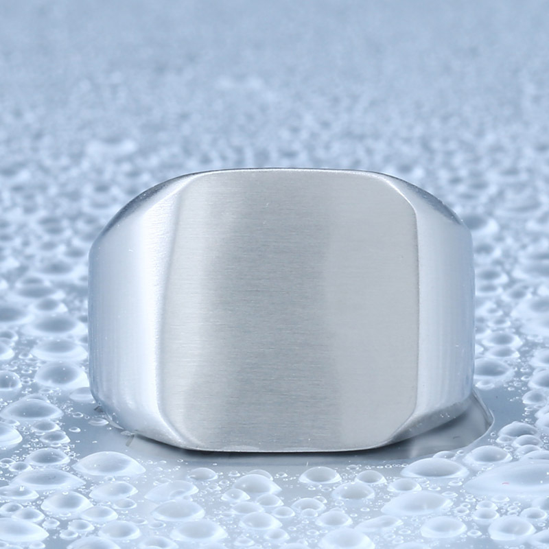 Steel Warrior prsten od nehrđajućeg čelika, nordijski minimalistički stil, brušena površina, geometrijski oblik