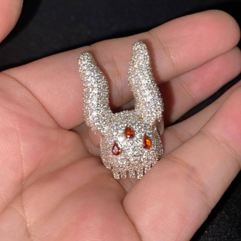 Bakreni prsten u hip-hop stilu, otvoren dizajn, motiv zeca, dijamantima