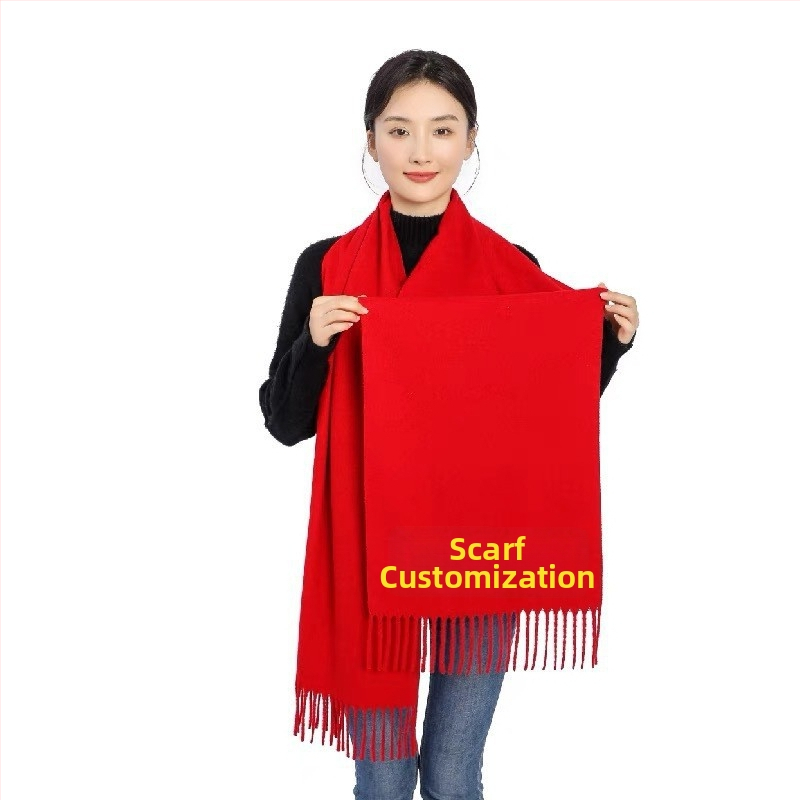 Férfi piros sál személyre szabott logó hímzéssel vállalati eseményekre és osztálytalálkozókra