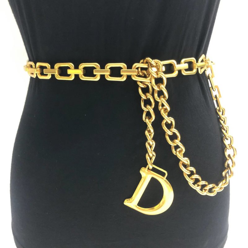 Metalni kaiš za struk – lančani dodatak visokog sjaja, Chanel inspiriran stilom. Duljina 105 cm, podesiva do 115 cm.