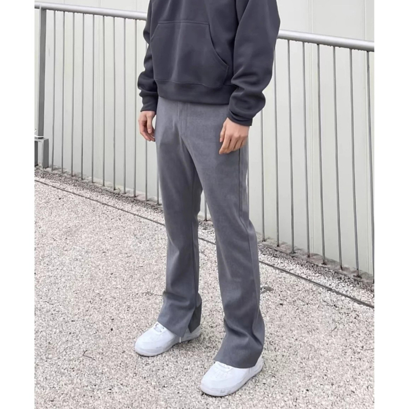 Muške hlače od pamukovo‑mješavine, slim fit, casual dužine, s ležernim padom materijala i završetkom hlača