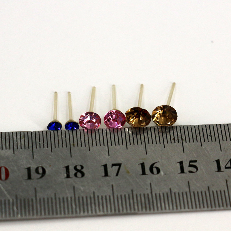 Kutija s 100 pari naušnica s kristalima promjera 4/6/7 mm, plastični postovi, stil Konstelacije