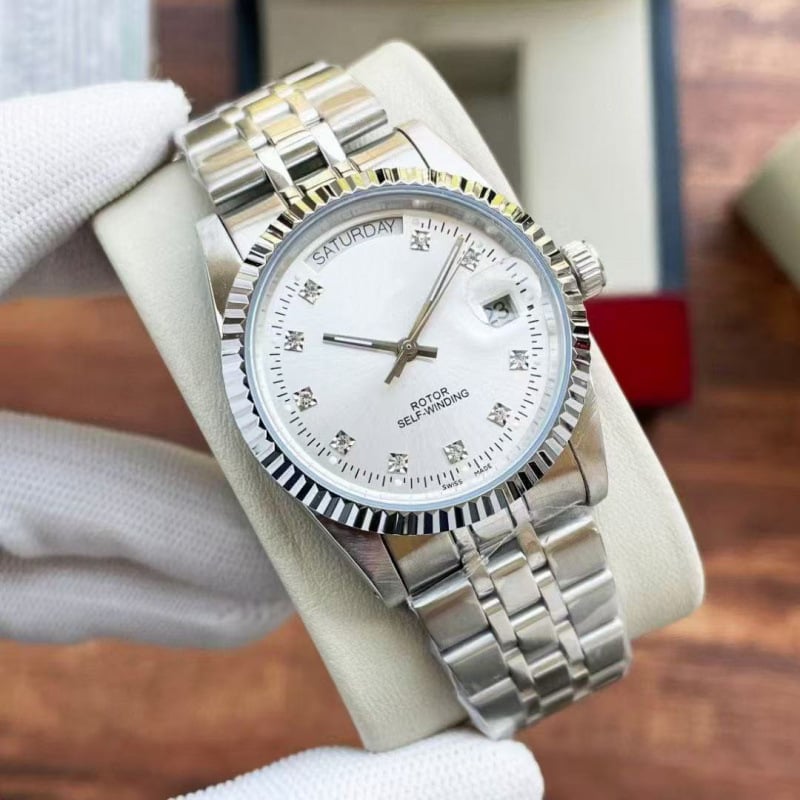 Automatické mechanické hodinky s tromi ručičkami, diamantové vsadenia, dvojitý kalendár, nerezová oceľová remienka pre mužov