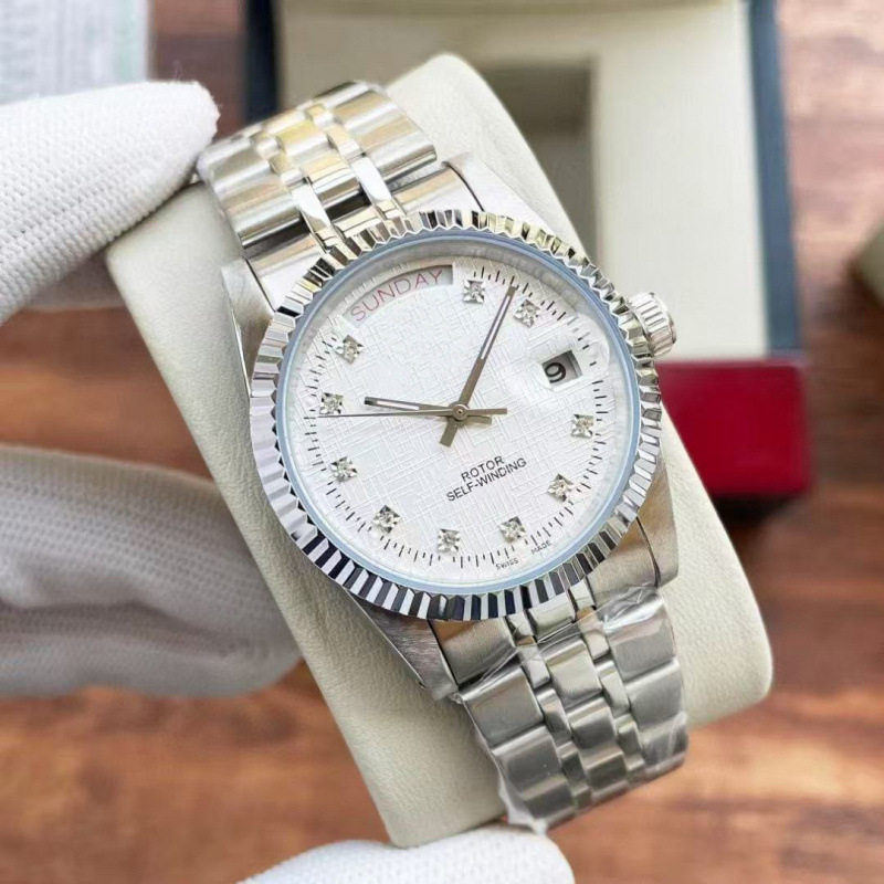 Automatické mechanické hodinky s tromi ručičkami, diamantové vsadenia, dvojitý kalendár, nerezová oceľová remienka pre mužov