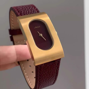 Ancora crveni ženski sat za jesen-zimu, četvrtasti kućište od prave kože, vintage nadahnuće, suptilan luksuz, minimalistička elegancija.