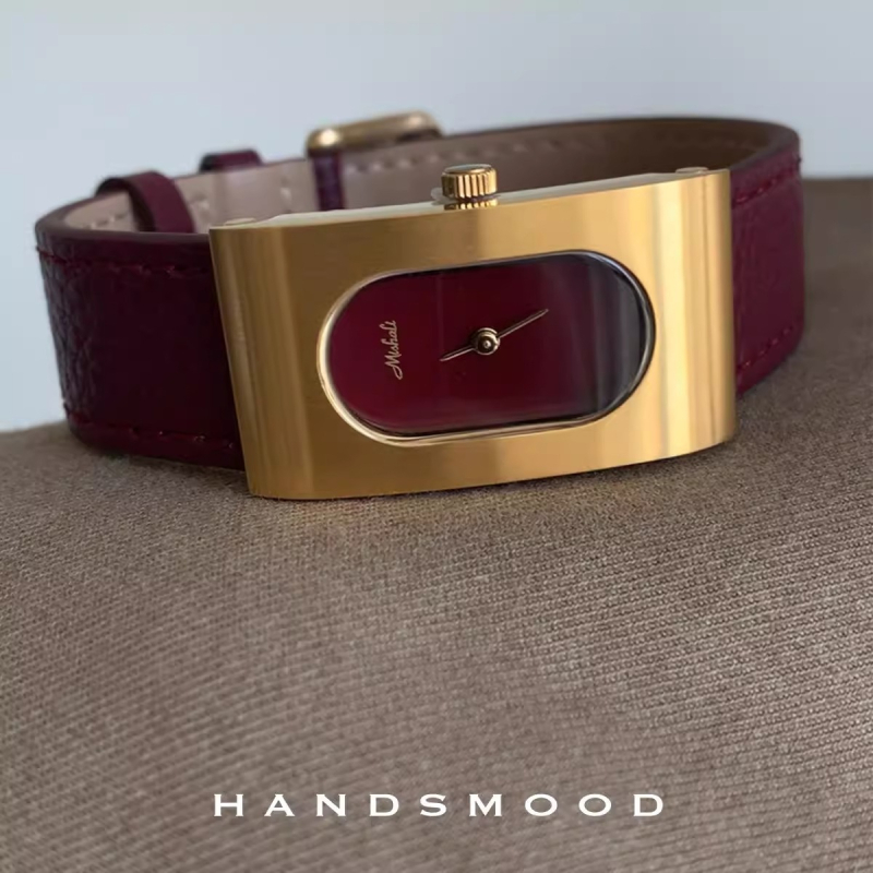 Ancora crveni ženski sat za jesen-zimu, četvrtasti kućište od prave kože, vintage nadahnuće, suptilan luksuz, minimalistička elegancija.