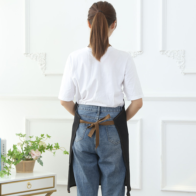 Denim pregača za kuhinju s trakom oko vrata, otisak logotipa i izšivka