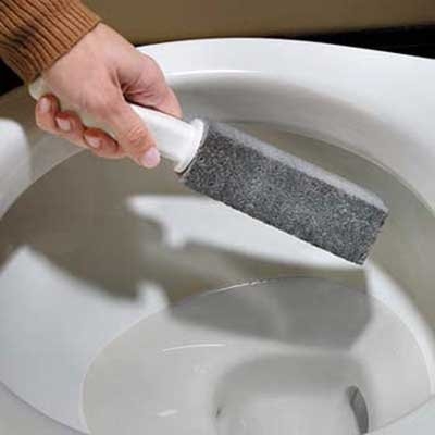 Četka za WC s pumice kamenom i plastičnom ručkom za čišćenje uskih prolaza i teško dostupnih kutova