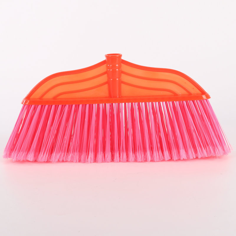 Műanyag tisztító seprű cserélhető fej kemény és puha sörtékkel, fa nyéllel – készlet gyáraknak, műhelyeknek, iskoláknak és higiéniai egységeknek