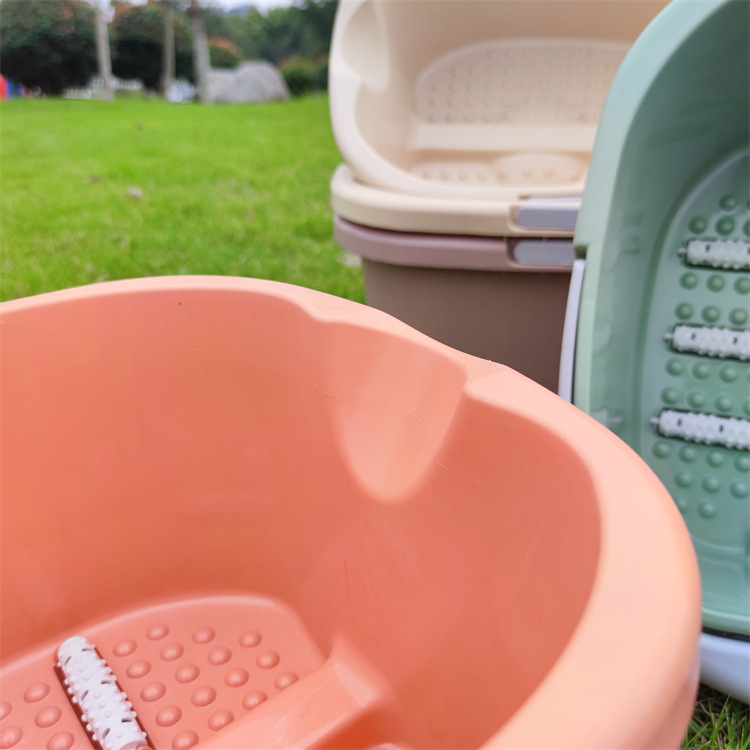 Пластмасова удебелена ваничка за крака с четири колела, преносима масажна ваничка за крака с ролери