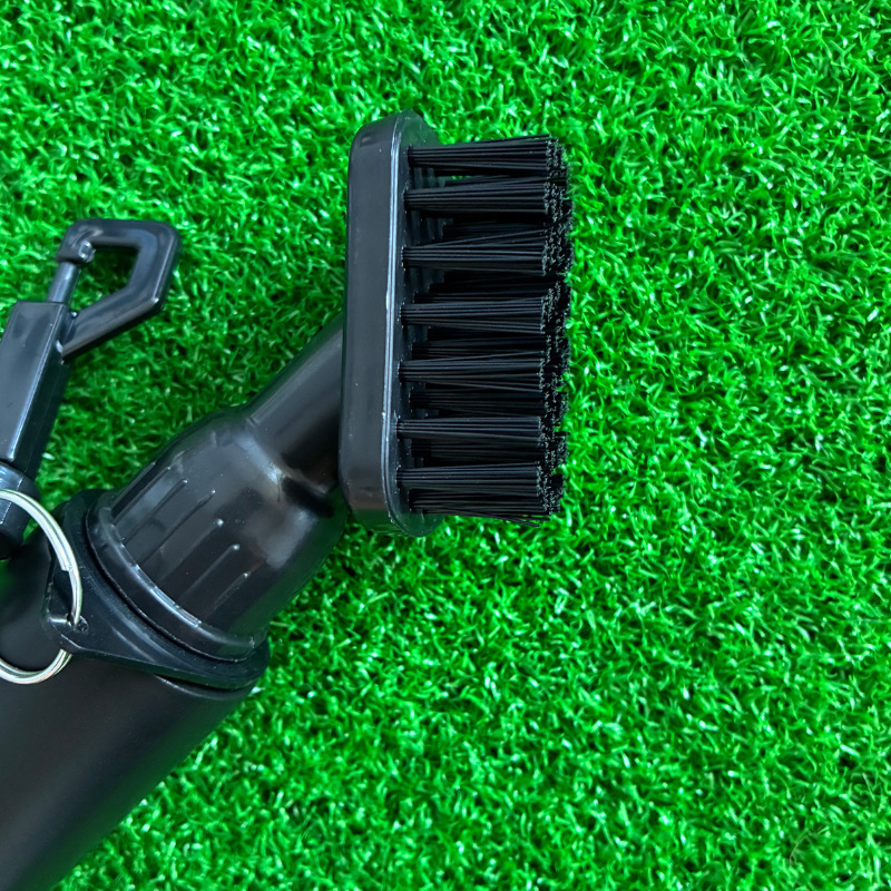 Četka za čišćenje golf palica s automatskim dovodom vode