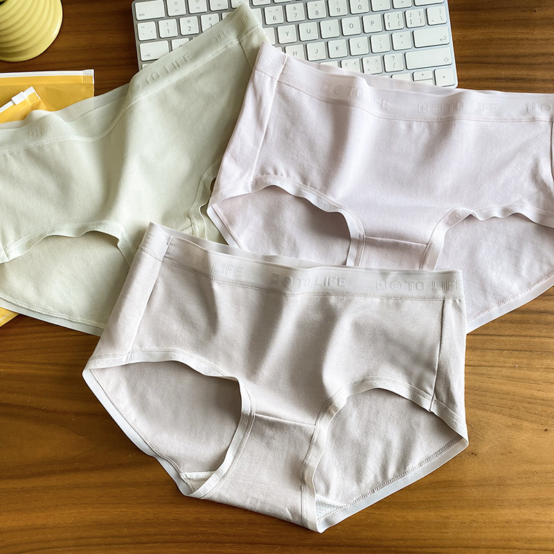Prozračne žensko donje rublje od kompaktnog pamuka, trojdjelni set, srednji pojas, potpuno pokriveni, s viscose podstavom u preponama