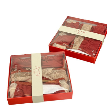 Kutija za poklon 2.0: Crvene čipkaste gaćice s niskim strukom, trokutasti kroj, svadbeno donje rublje