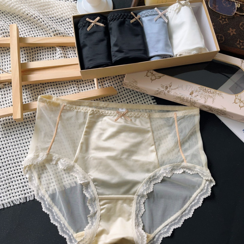 9382 Iznimno tanke seksi čipkaste gaćice od Ice Silk, prozračne i udobne, s mašnicom i pamukom u preponoj zoni