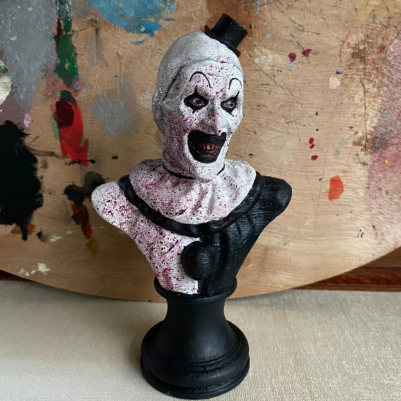 Klaun od smole za Halloween – jeziva dekorativna figura