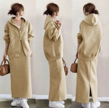 Пролетно-есенен дамски комплект от две части: яке с качулка и цип и дълга пола