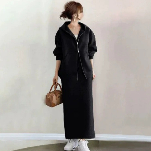 Пролетно-есенен дамски комплект от две части: яке с качулка и цип и дълга пола