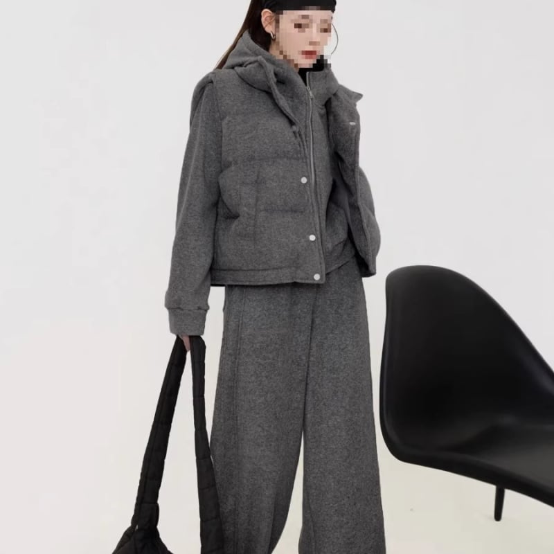 Дамски есенно-зимен комплект от три части: суитшърт с качулка и широки панталони, ежедневен слоен стил