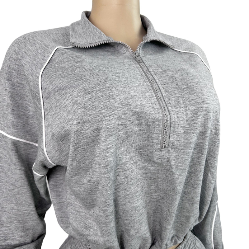 Ženski dvodijelni set: prugasti kardigan-sweater s elastičnim pojasom i ravne trenirke