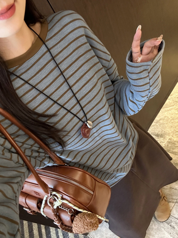 Ženski pleteni top za jesen uz kontrastne pruge, slobodan kroj, okrugli izrez, dugi rukavi, retro casual stil