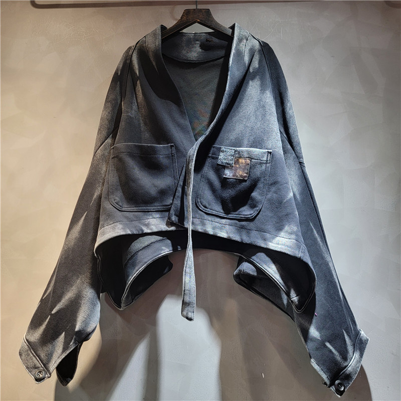 Modni dvodijelni set u vintage stilu: debeli pulover-kardigan s dugim rukavima i široke hlače u stilu lantern, dvodijelni komplet