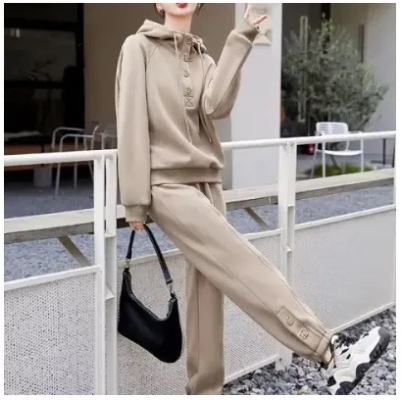 Дамски спортен комплект 2025 пролет–есен, свободен силует, модерен стил, суитшърт и долнище, плюс размер