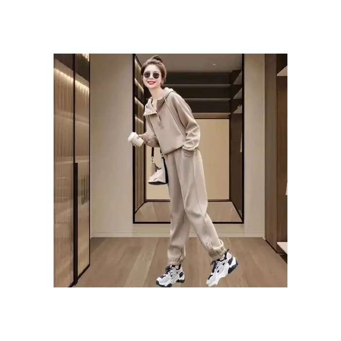 Дамски спортен комплект 2025 пролет–есен, свободен силует, модерен стил, суитшърт и долнище, плюс размер