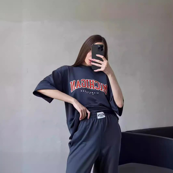 Дамски летен двучастков комплект с отпечатан къс ръкав суитшърт и дълги панталони, лято 2024