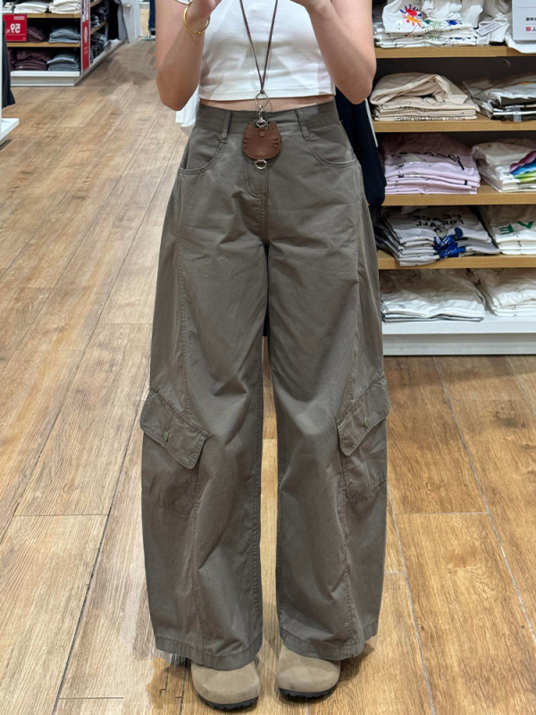 Ženske hlače od denima s širokim krojem, cargo stil, ležerna silueta