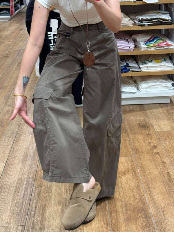 Ženske hlače od denima s širokim krojem, cargo stil, ležerna silueta