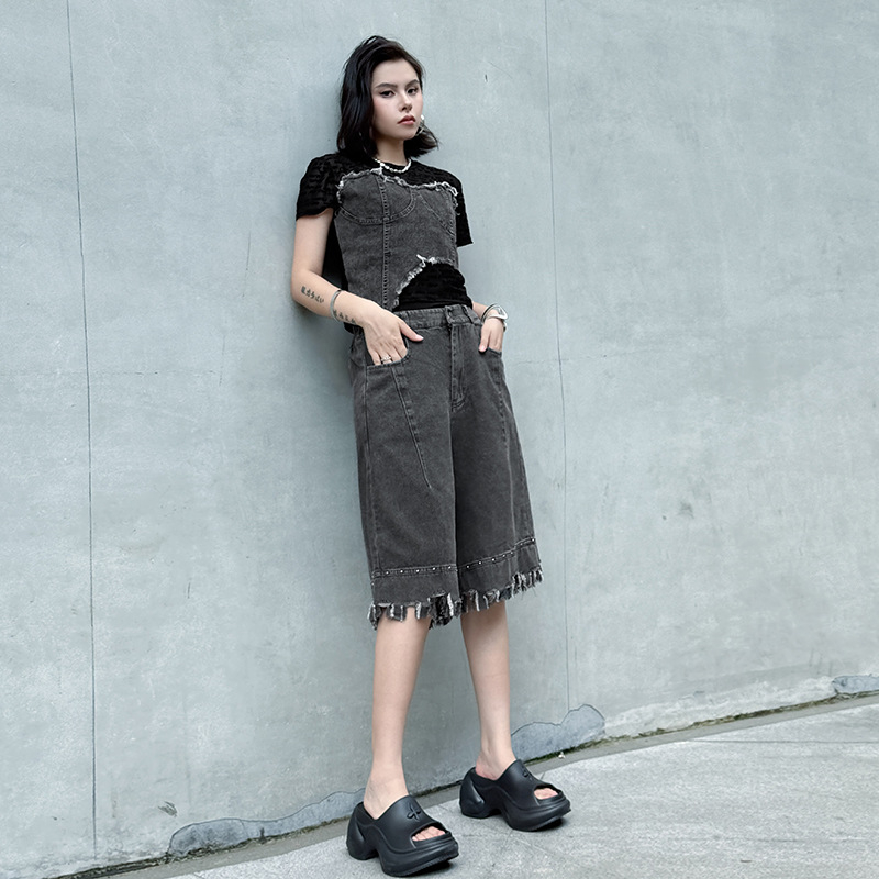Ženske denim capri hlače s visokim strukom, retro street hipster stil, ljeto 2025