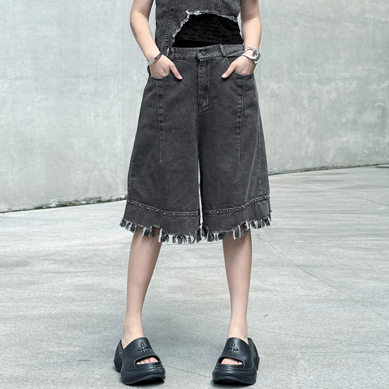 Ženske denim capri hlače s visokim strukom, retro street hipster stil, ljeto 2025